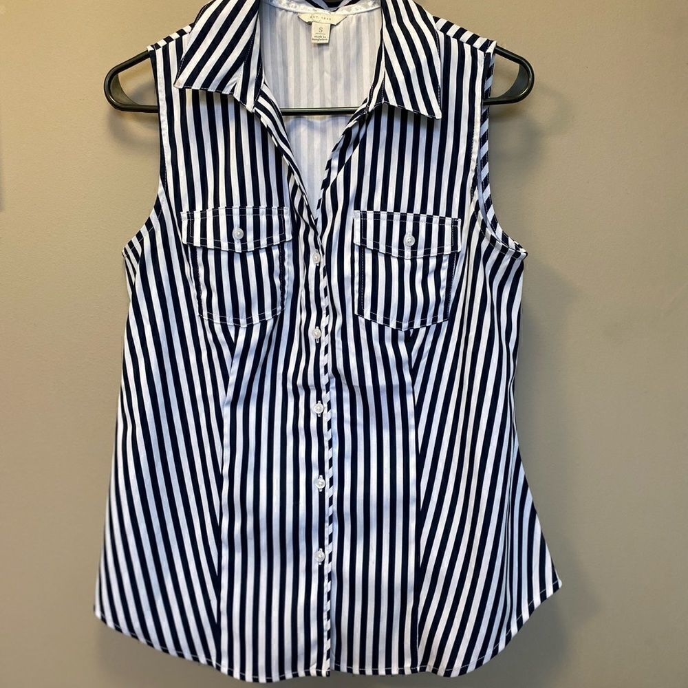 Women’s Cato Sleeveless Collared Dress Shirt